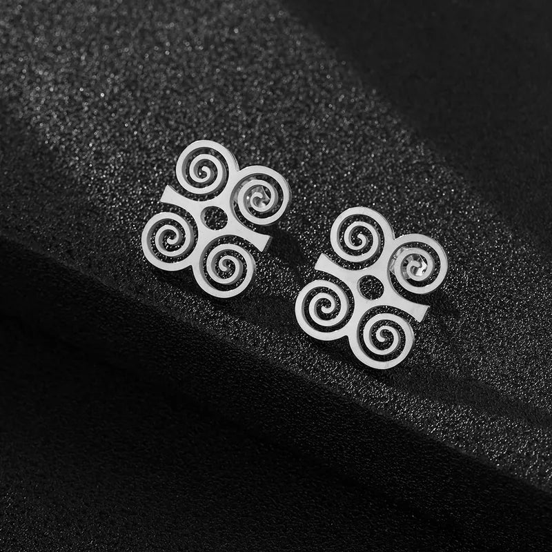 Dwennimmen Stud Earrings