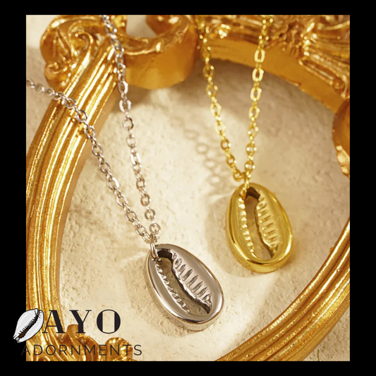 Single Cowrie Necklace